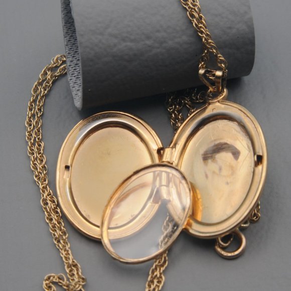 Amazon.com: SOULMEET Personalized Real 10k 14k 18k Flower  Vintage locket with rose engraved solid 16 kt yellow gold